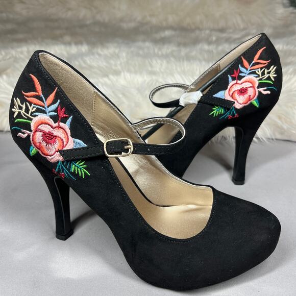 Qupid Platform Mary Janes Heels Pump Womens sz 7 Faux Suede Floral Embroidered - Picture 1 of 14
